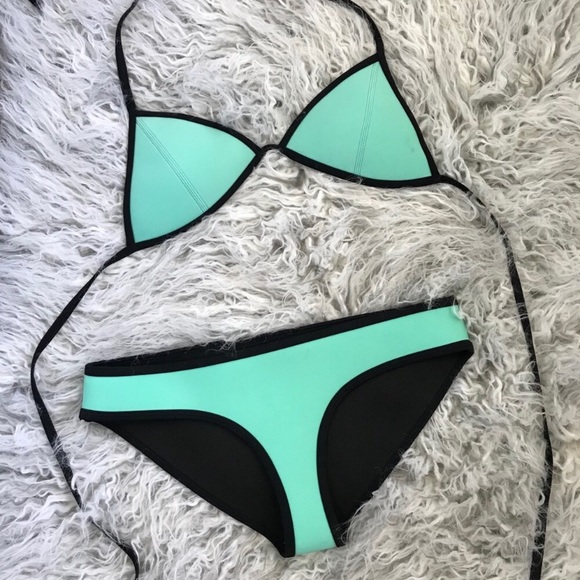 Triangl Bikini - Picture 2 of 2
